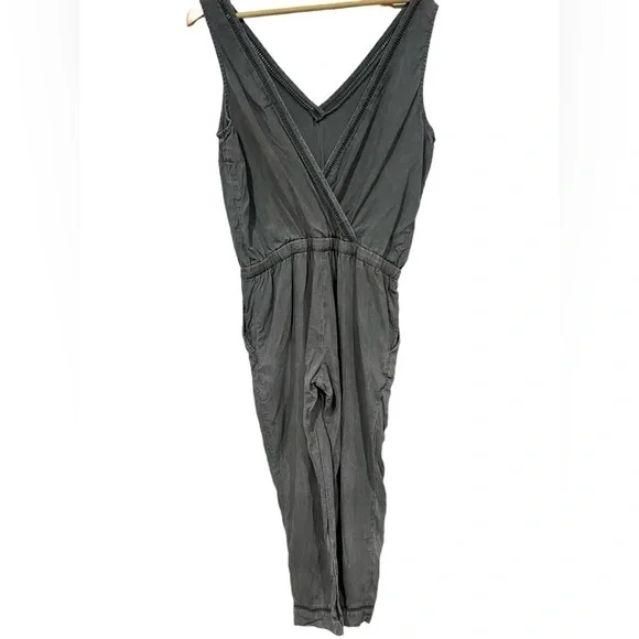 Anthropologies Cloth And Stone Gray Size Small Jumpsuit Romper Pants Wrap top - Picture 3 of 9